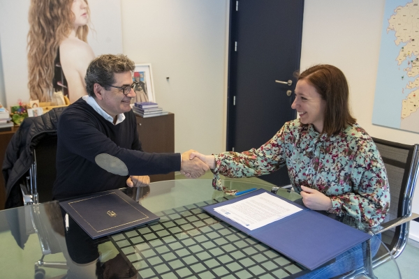 A Federación de Libreiros de Galicia renova a súa adhesión ao programa Carné Xove da Xunta
